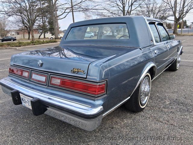 1985 Chrysler Fifth Avenue Base 4dr Sedan - 22997895 - 25