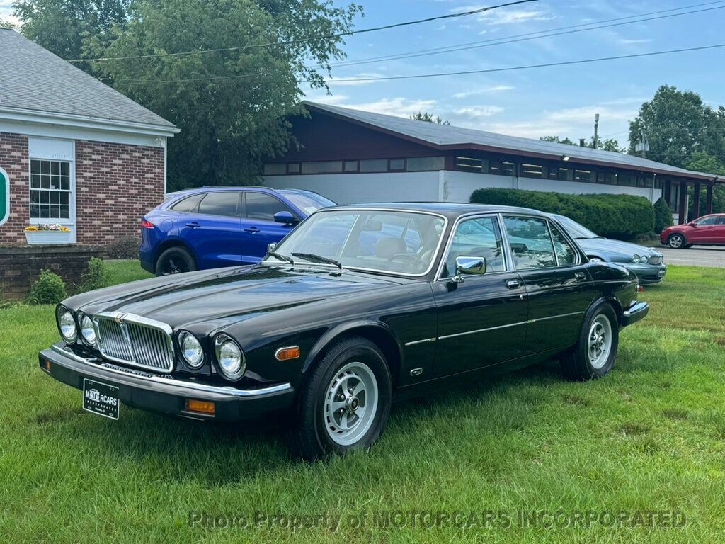 1985 Jaguar XJ Vanden Plas photo 10