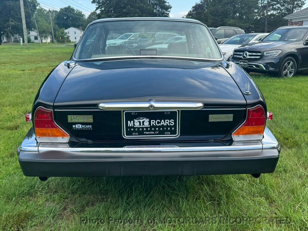 1985 Jaguar XJ Vanden Plas photo 12
