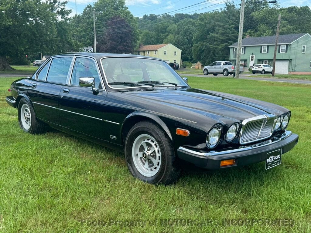 1985 Jaguar XJ Vanden Plas photo 2