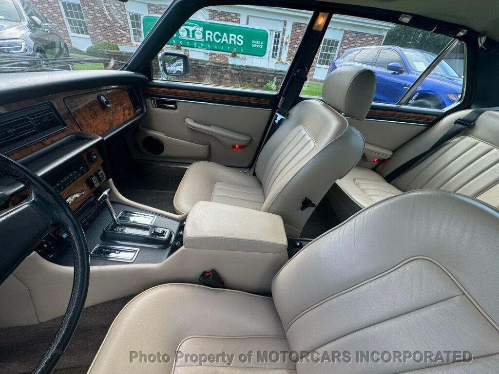 1985 Jaguar XJ Vanden Plas photo 20