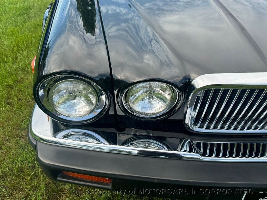 1985 Jaguar XJ Vanden Plas photo 8