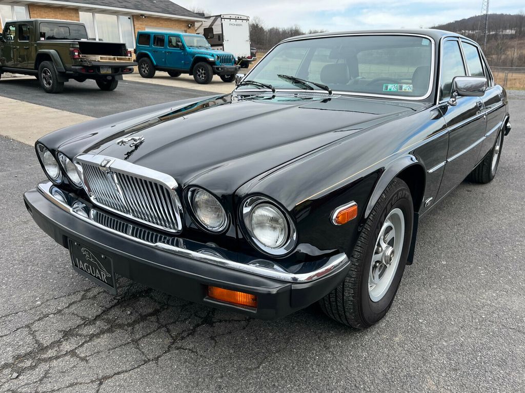 1985 Jaguar XJ-6 Vanden Plas  - 22324926 - 5