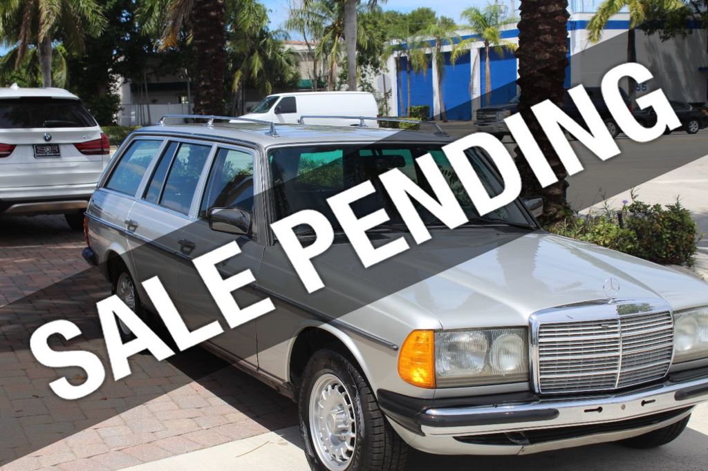 1985 Mercedes-Benz 280TE FACTORY FUEL INJECTED ESTATE WAGON WITH AC  - 21544925 | Video 1