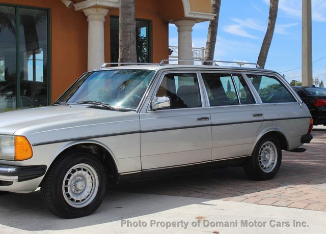 1985 Mercedes-Benz 280TE FACTORY FUEL INJECTED ESTATE WAGON WITH AC  - 21544925 - 24