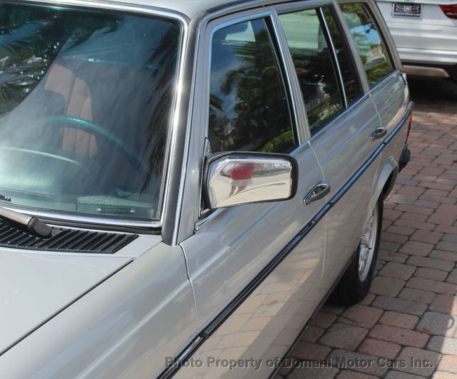 1985 Mercedes-Benz 280TE FACTORY FUEL INJECTED ESTATE WAGON WITH AC  - 21544925 - 25