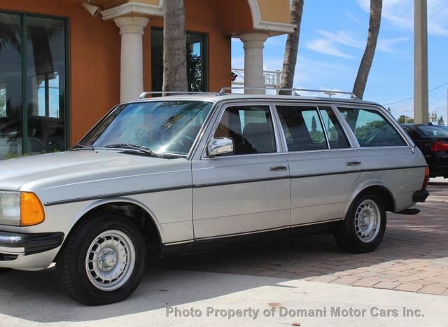 1985 Mercedes-Benz 280TE FACTORY FUEL INJECTED ESTATE WAGON WITH AC  - 21544925 - 27