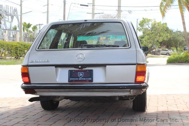 1985 Mercedes-Benz 280TE FACTORY FUEL INJECTED ESTATE WAGON WITH AC  - 21544925 - 29