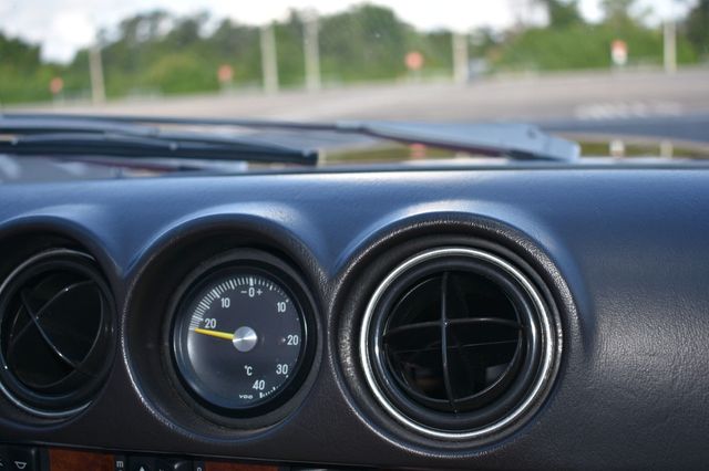 1985 Mercedes-Benz 380 SL Convertible W/Becker AM/FM/Cassette - 23073880 - 82