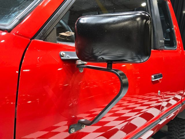 1985 Nissan Pickup Deluxe - 4 owner - 4WD - 23015635 - 24