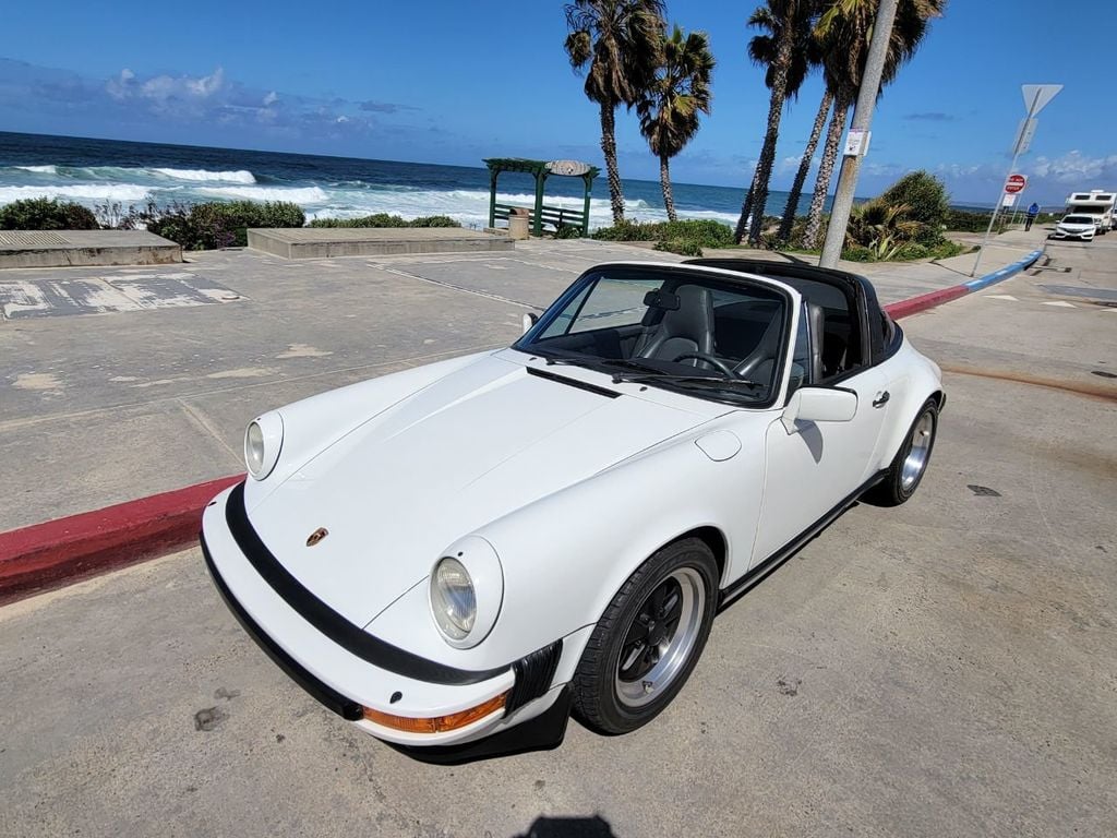 1985 Porsche 911 CARRERA TARGA, 5 SPEED MANUAL! - 21854789 - 12