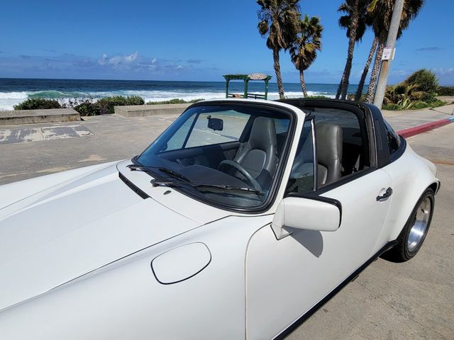 1985 Porsche 911 CARRERA TARGA, 5 SPEED MANUAL! - 21854789 - 15