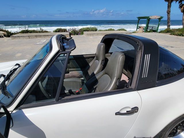 1985 Porsche 911 CARRERA TARGA, 5 SPEED MANUAL! - 21854789 - 16