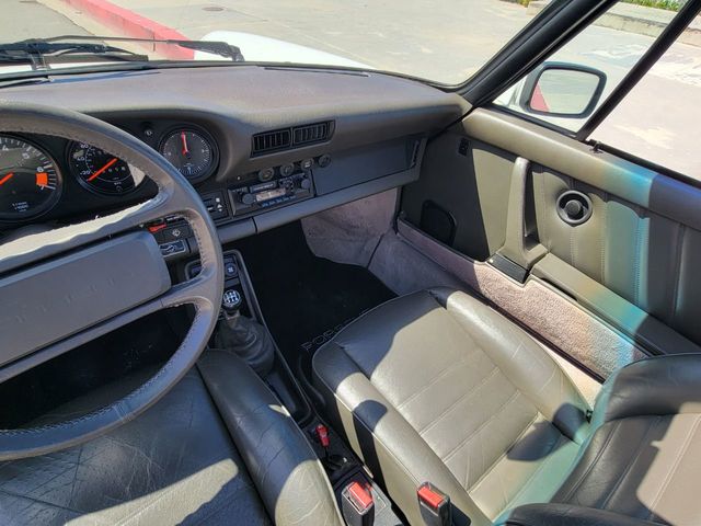 1985 Porsche 911 CARRERA TARGA, 5 SPEED MANUAL! - 21854789 - 21