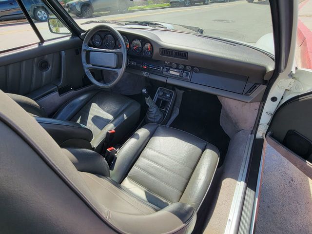 1985 Porsche 911 CARRERA TARGA, 5 SPEED MANUAL! - 21854789 - 28