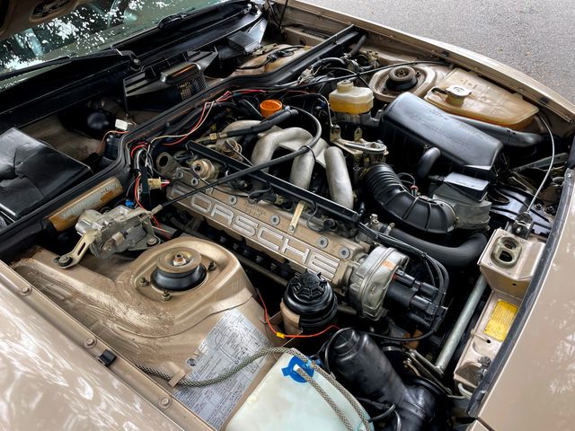 1985 Porsche 944  - 21894907 - 26