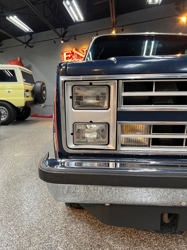 1986 Used Chevrolet Suburban **TWOTONE PAINT**BLUE INTERIOR** at ENVY