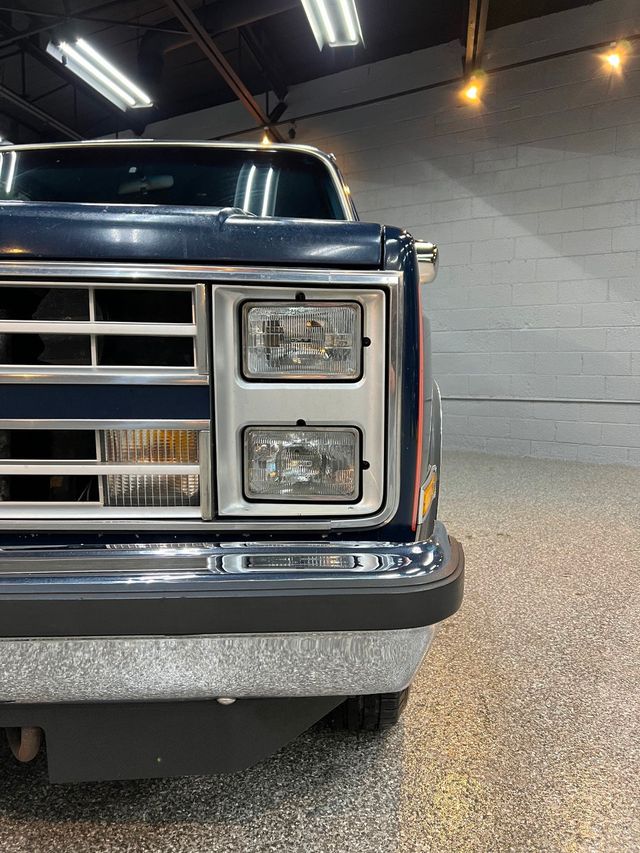 1986 Used Chevrolet Suburban **TWOTONE PAINT**BLUE INTERIOR** at ENVY