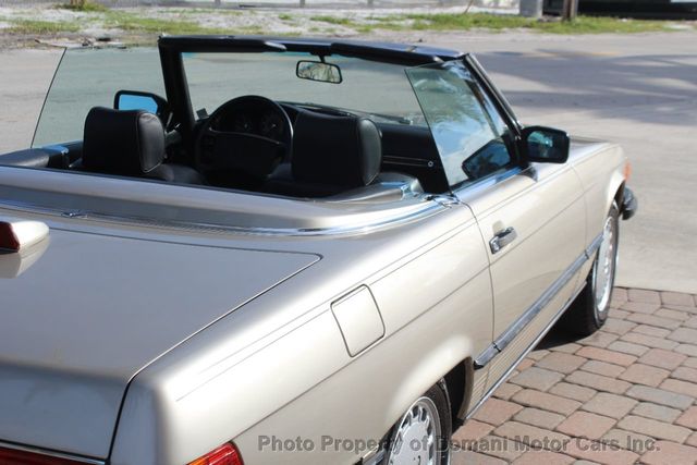 1986 Mercedes-Benz 560 HARDTOP INCLUDED ,FACTORY BOOKS AND 3 KEYS - 21741155 - 52