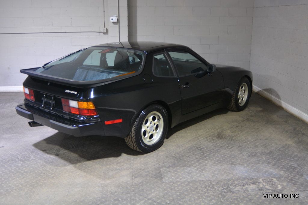 1986 Porsche 944 2D Coupe - 22866317 - 3