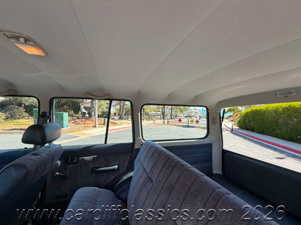 1986 Toyota Land Cruiser FJ60  - 23031229 - 30
