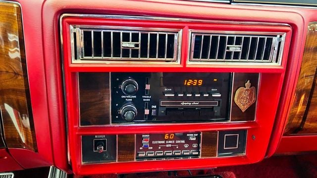 1987 Cadillac Brougham Base Trim - 22971794 - 19