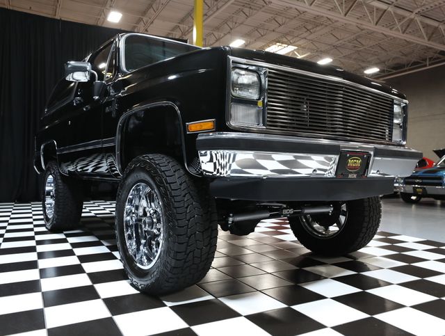 1987 Chevrolet Blazer K5 - LS2 - AC - RESTORED - TOP SHELF - 23017443 - 12