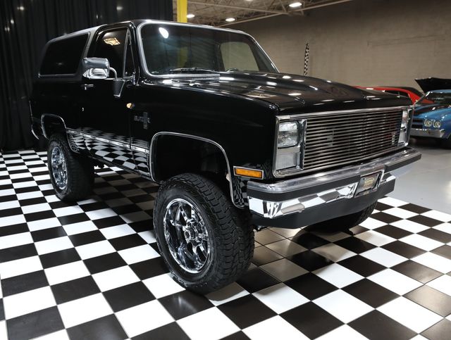 1987 Chevrolet Blazer K5 - LS2 - AC - RESTORED - TOP SHELF - 23017443 - 13