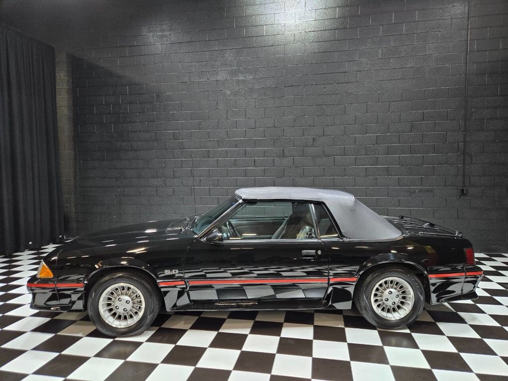 1987 Ford Mustang GT 2dr Convertible - 22907590 - 3