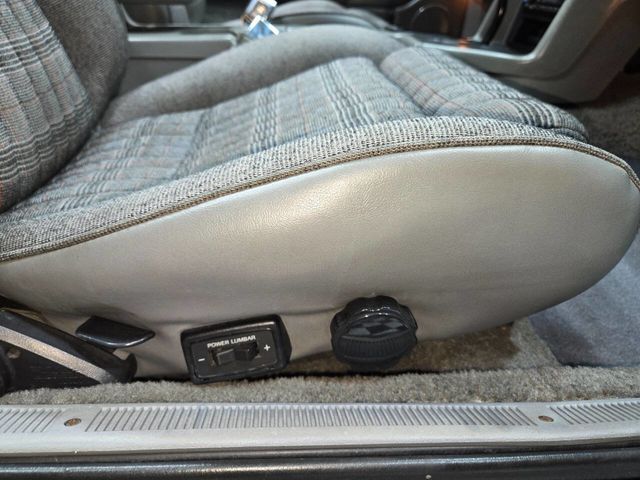 1987 Ford Mustang GT 2dr Convertible - 22907590 - 66