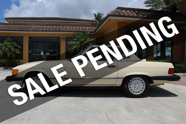 1987 Mercedes-Benz 560 Beautiful Example of a 107 and has Hardtop as well - 18945318 - 0