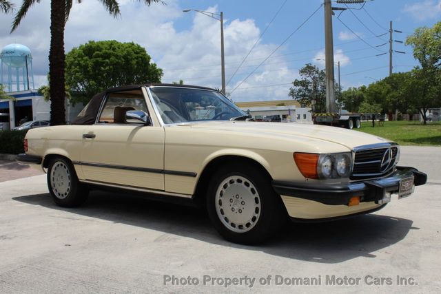 1987 Mercedes-Benz 560 Beautiful Example of a 107 and has Hardtop as well - 18945318 - 52