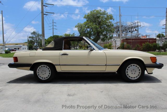 1987 Mercedes-Benz 560 Beautiful Example of a 107 and has Hardtop as well - 18945318 - 54