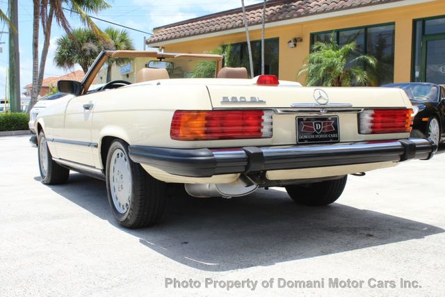 1987 Mercedes-Benz 560 Beautiful Example of a 107 and has Hardtop as well - 18945318 - 67