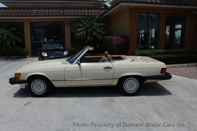 1987 Mercedes-Benz 560 Beautiful Example of a 107 and has Hardtop as well - 18945318 - 71