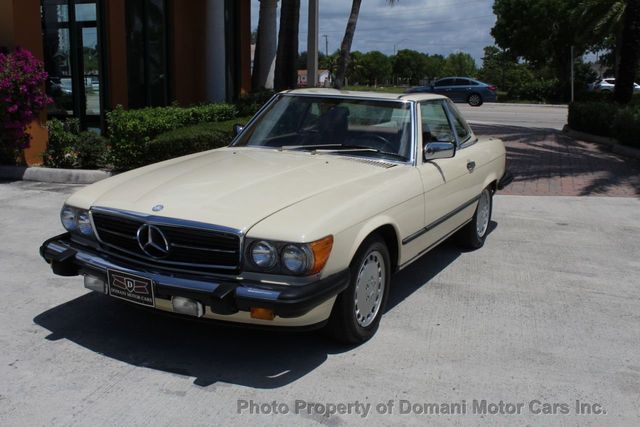1987 Mercedes-Benz 560 Beautiful Example of a 107 and has Hardtop as well - 18945318 - 8