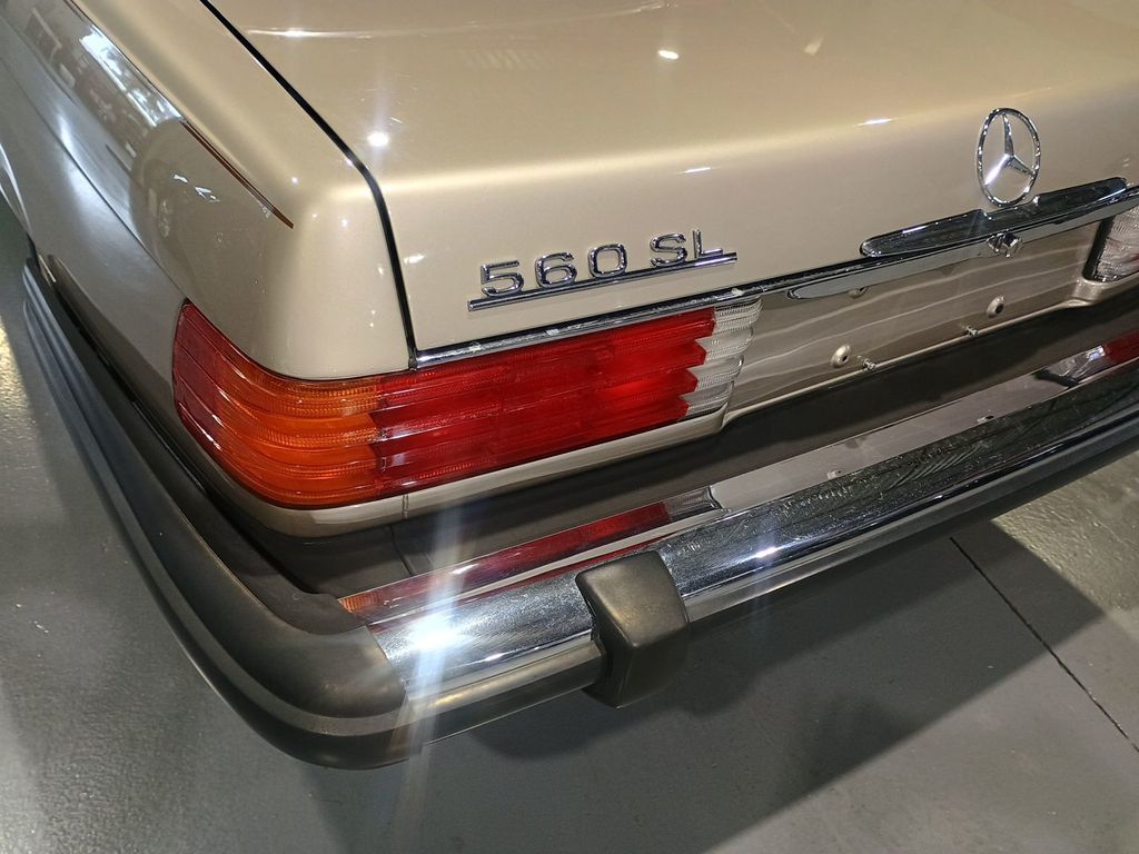 1987 Mercedes-Benz 560 SL 1 Owner Clean Carfax - 22969904 - 18