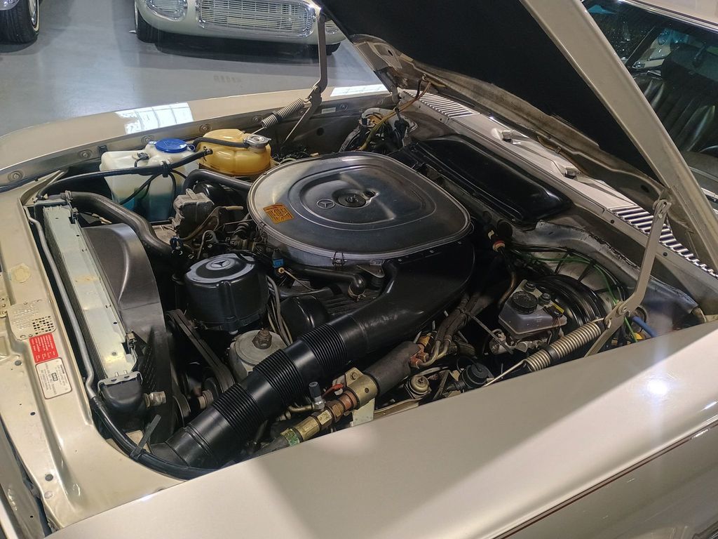 1987 Mercedes-Benz 560 SL 1 Owner Clean Carfax - 22969904 - 50