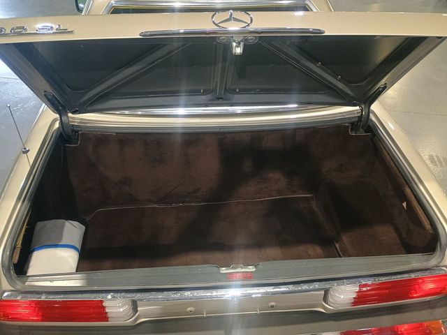 1987 Mercedes-Benz 560 SL 1 Owner Clean Carfax - 22969904 - 55