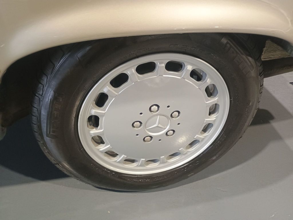 1987 Mercedes-Benz 560 SL 1 Owner Clean Carfax - 22969904 - 58