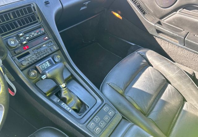 1987 Porsche 928 S4 - SUNROOF - LEATHER - CLEAN CARFAX - 23098904 - 6