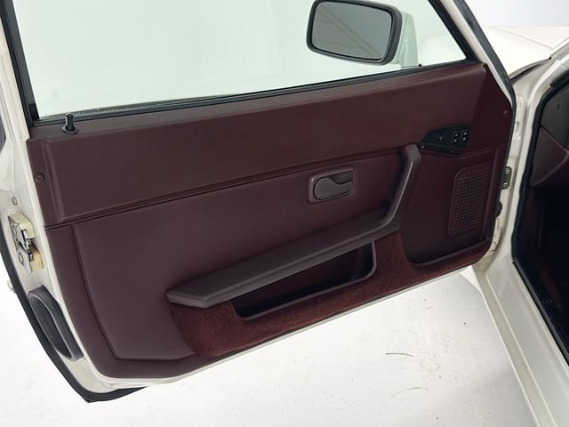1987 Porsche 944 Base Trim - 23024821 - 13