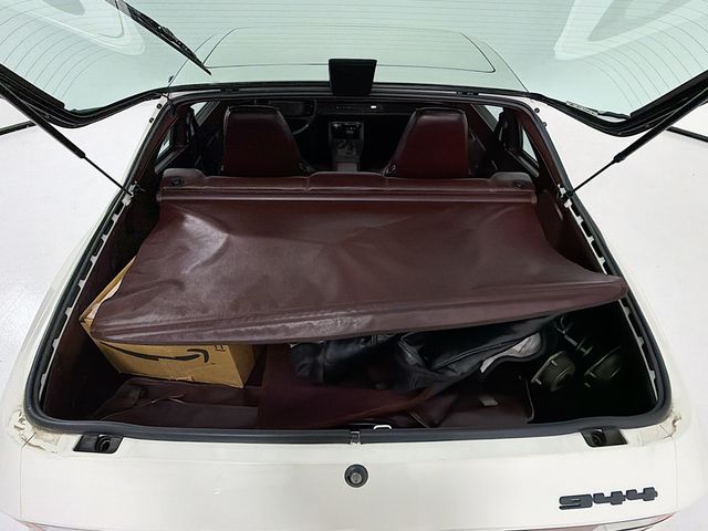 1987 Porsche 944 Base Trim - 23024821 - 22