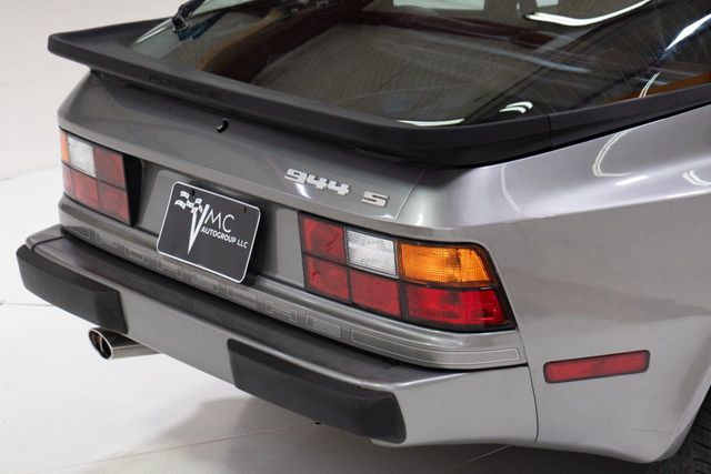 1987 Porsche 944 S  - 22109213 - 25