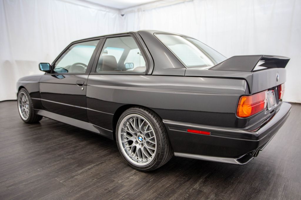 1988 BMW M3  - 22127067 - 26
