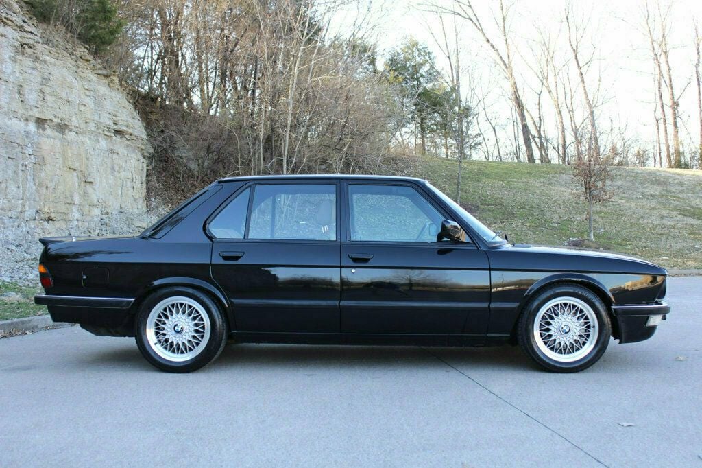 1988 BMW M5 Very RARE Collectible 5 Speed MANUAL Fast 615-300-6004 - 22788038 - 1