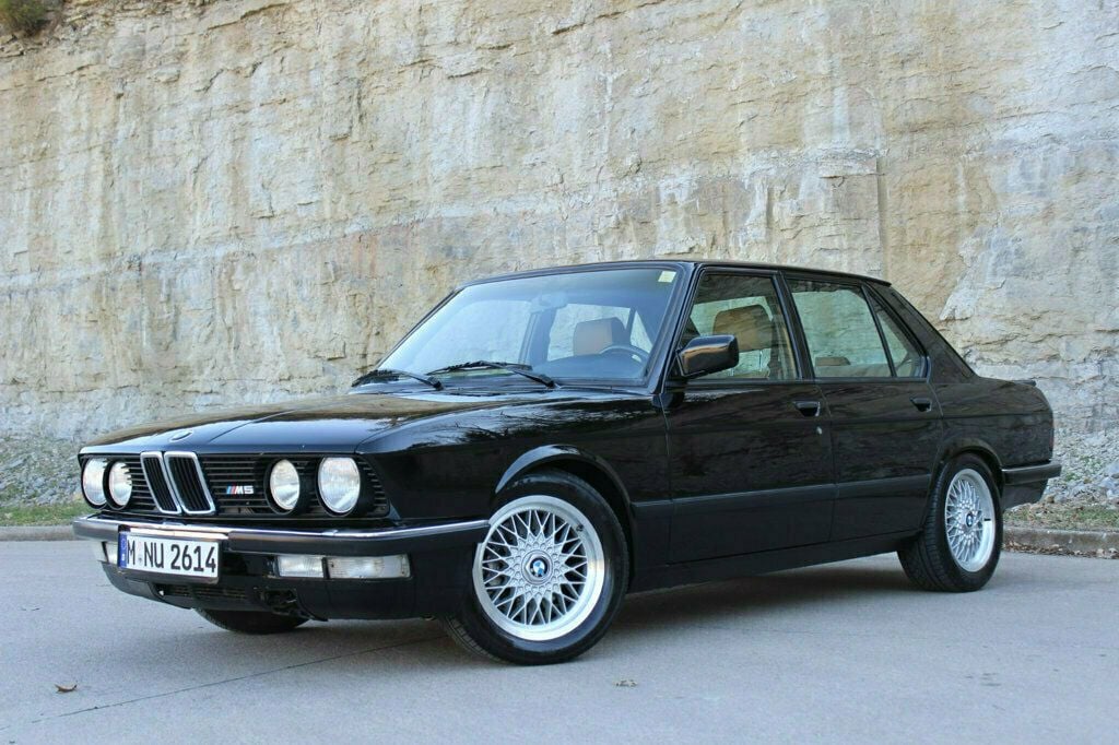 1988 BMW M5 Very RARE Collectible 5 Speed MANUAL Fast 615-300-6004 - 22788038 - 8