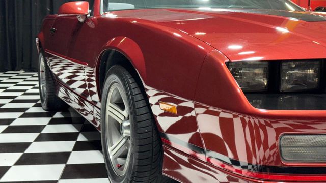 1988 Chevrolet Camaro IROC Z 2dr Convertible - 22894760 - 16