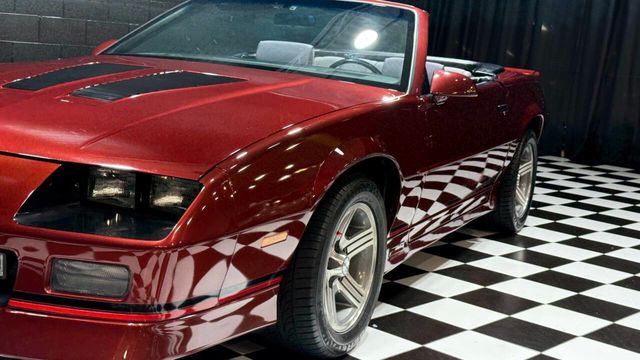 1988 Chevrolet Camaro IROC Z 2dr Convertible - 22894760 - 17