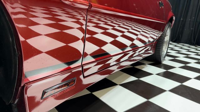 1988 Chevrolet Camaro IROC Z 2dr Convertible - 22894760 - 18